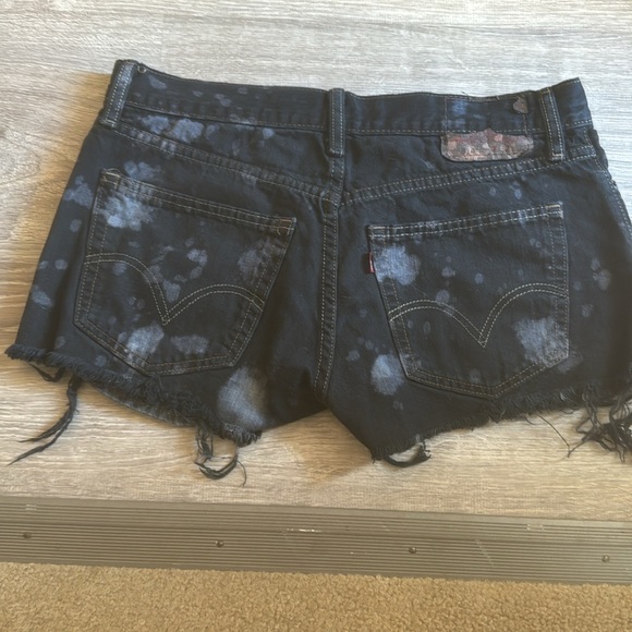 Levi’s 514 slim straight vintage black bleached shorts - Picture 2 of 2